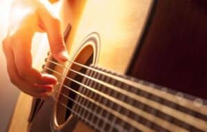 Revoluciona tu Hogar: Aprende a Tocar Guitarra Gratis
