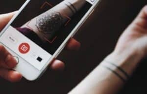 Simula tu tatuaje desde el celular