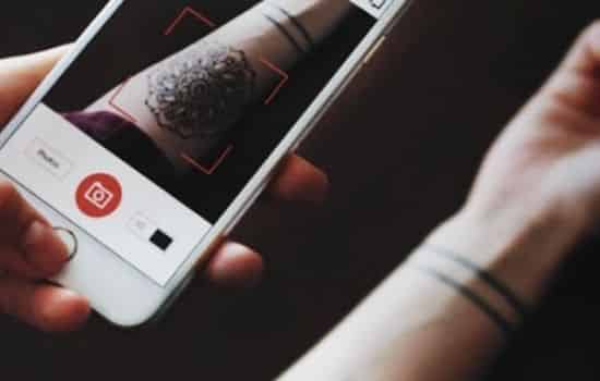 Simula tu tatuaje desde el celular